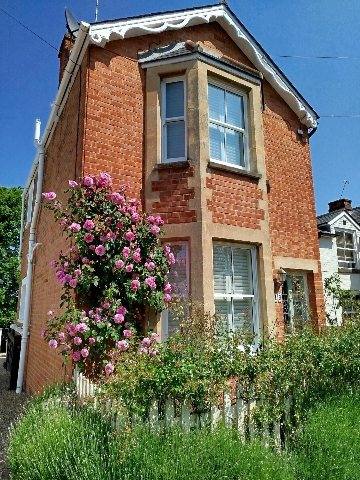 3 Bedroom Cottage In Sunninghill, Ascot Exteriör bild
